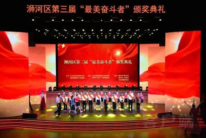 25台车投运 重庆这两条公交线上新新能源车